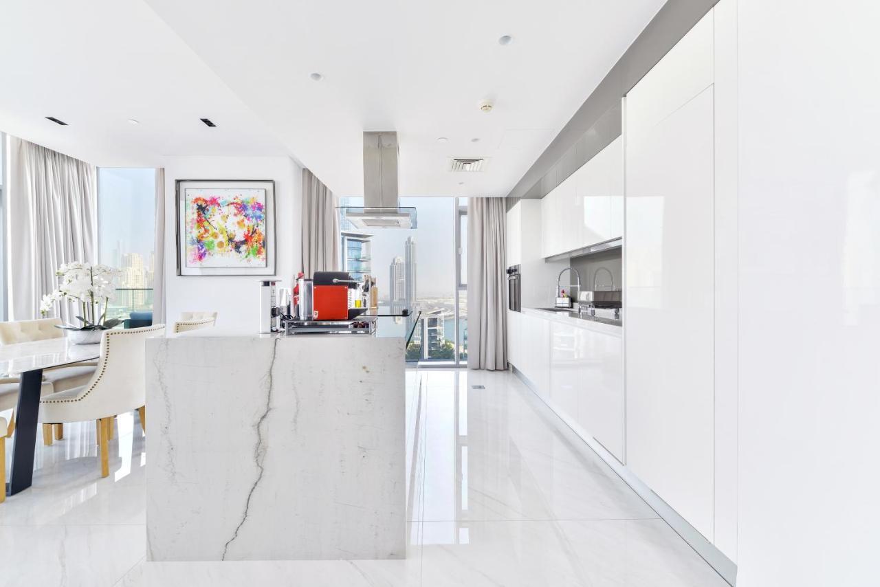 Spectacular 3 Bedroom Condo With Maids Room Facing The Dubai Eye Exterior foto